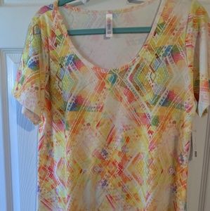 Women L LulaRoe classic T